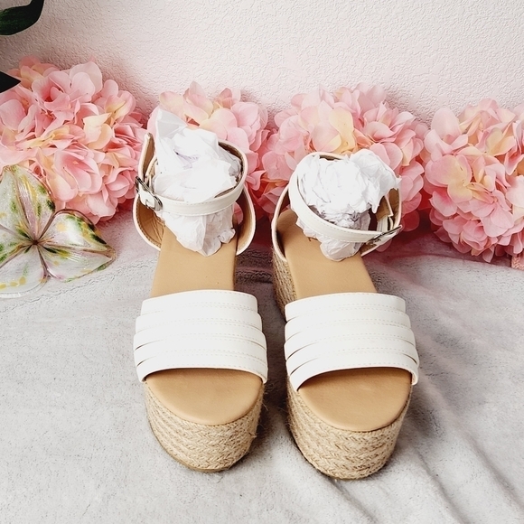 YOKI Harmony Women's Comfort Wedge Sandal Size: 8 - Picture 1 of 5